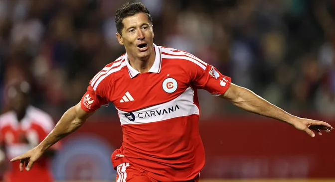 Lewandowski debutó con doblete y polémico festejo en la MLS